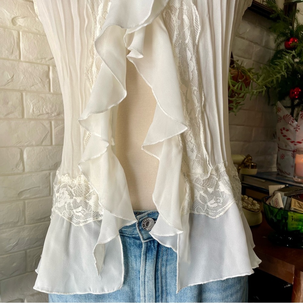 SOLD Vintage Y2K Early 2000s Whimsigoth White Chiffon + Lace Ruffle Hem Top - Picture 5 of 15